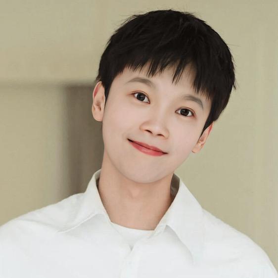 张小何
