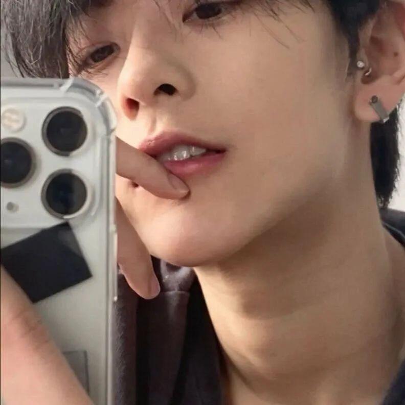 暴躁老奶大战奥特曼只为夺回2万8的假牙