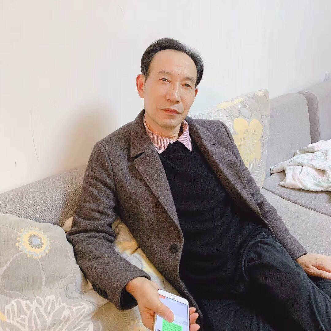 万福哥蚕丝被上八开播