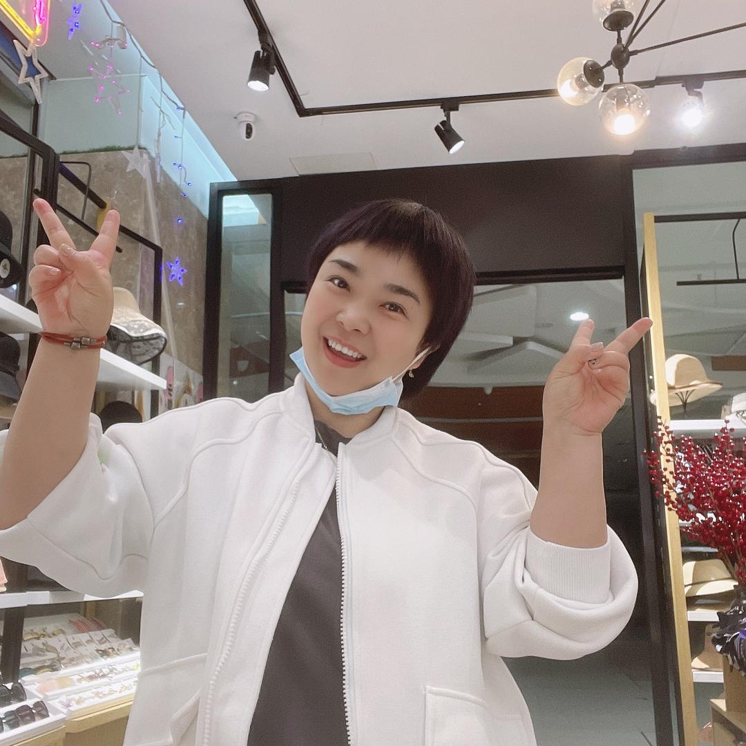 荆门雅斯二楼小易饰品