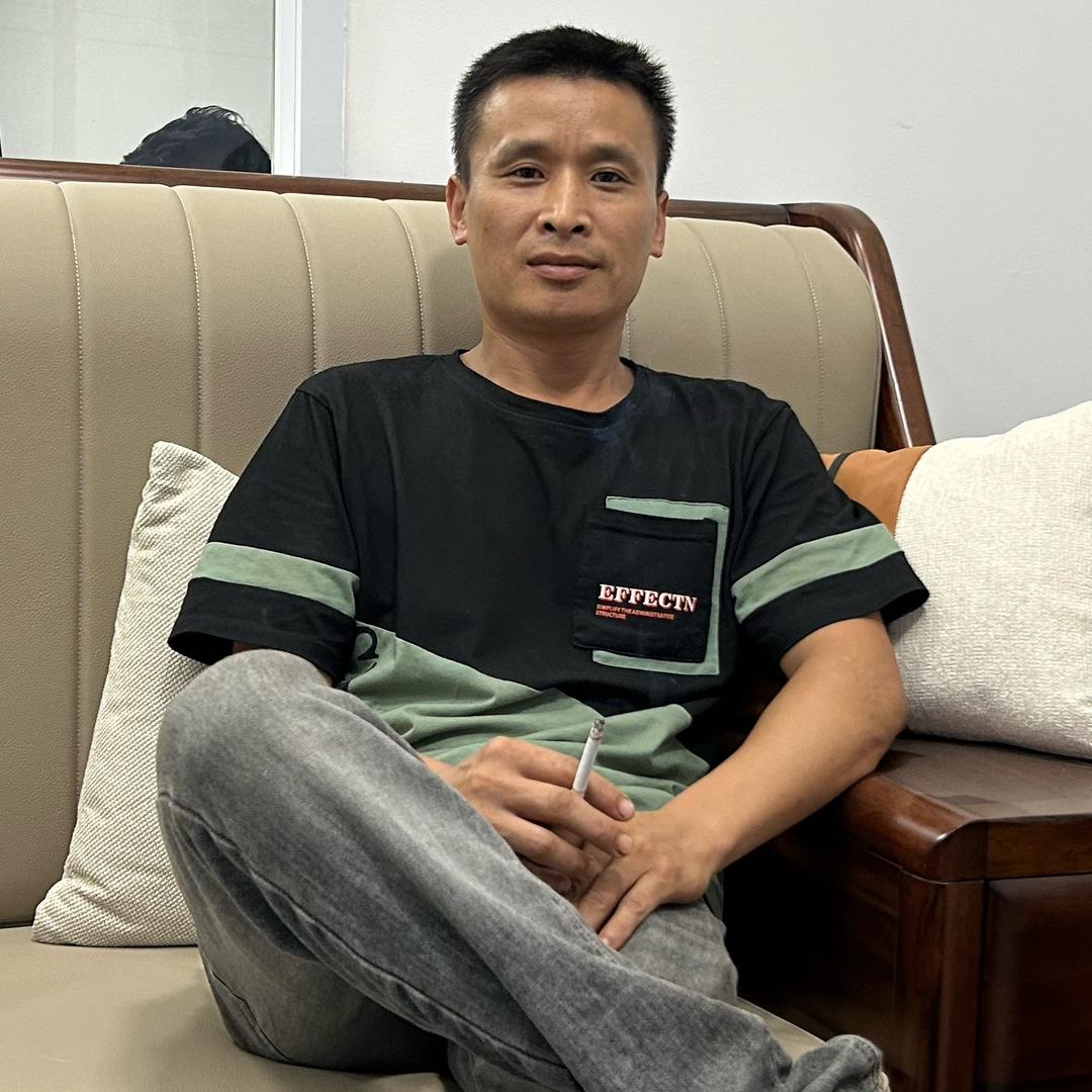 柬埔寨源头实木家具工厂—阿勇