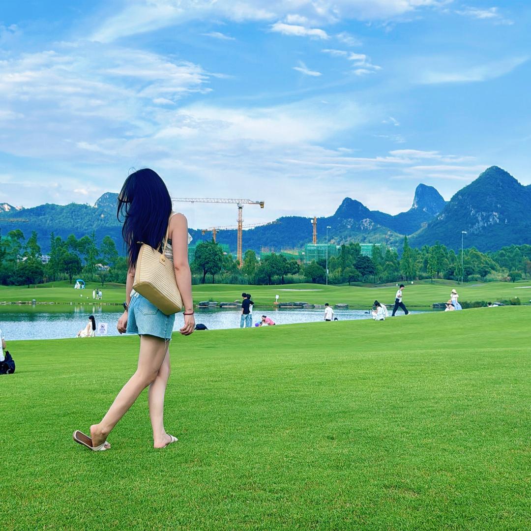 zhang.ˇ