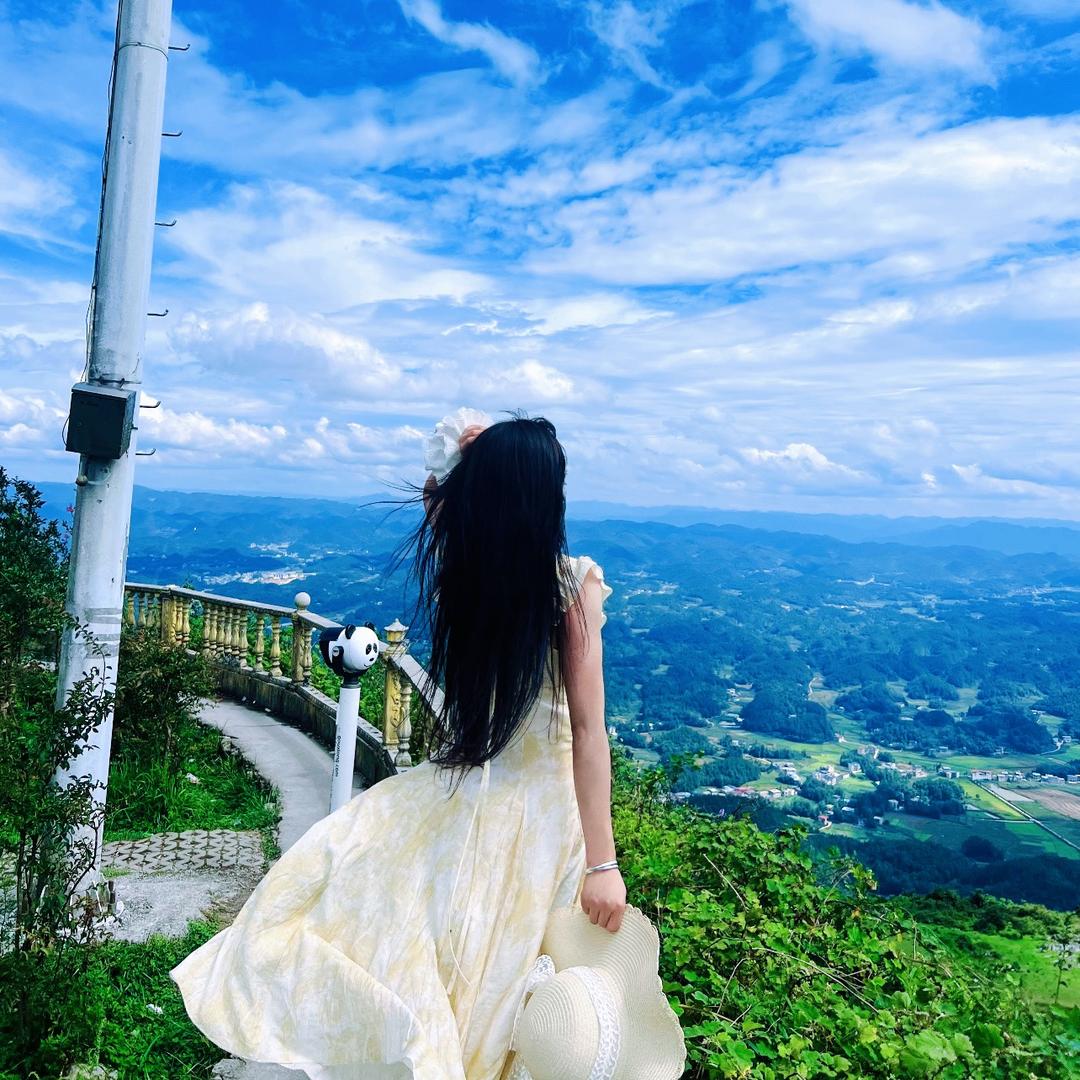 榴祢逛利川