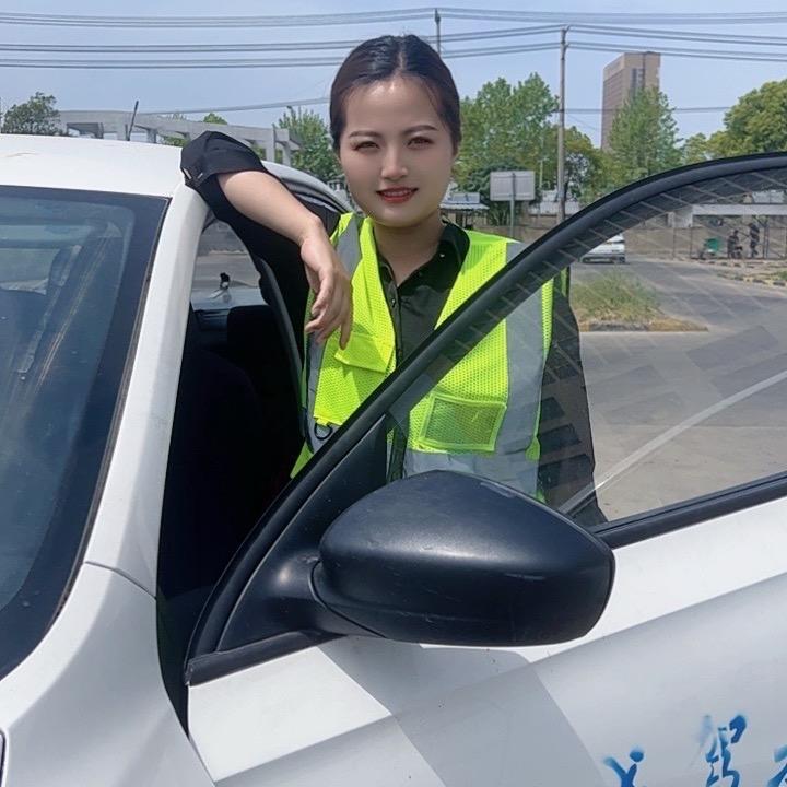 六安万诚学车小刘老师