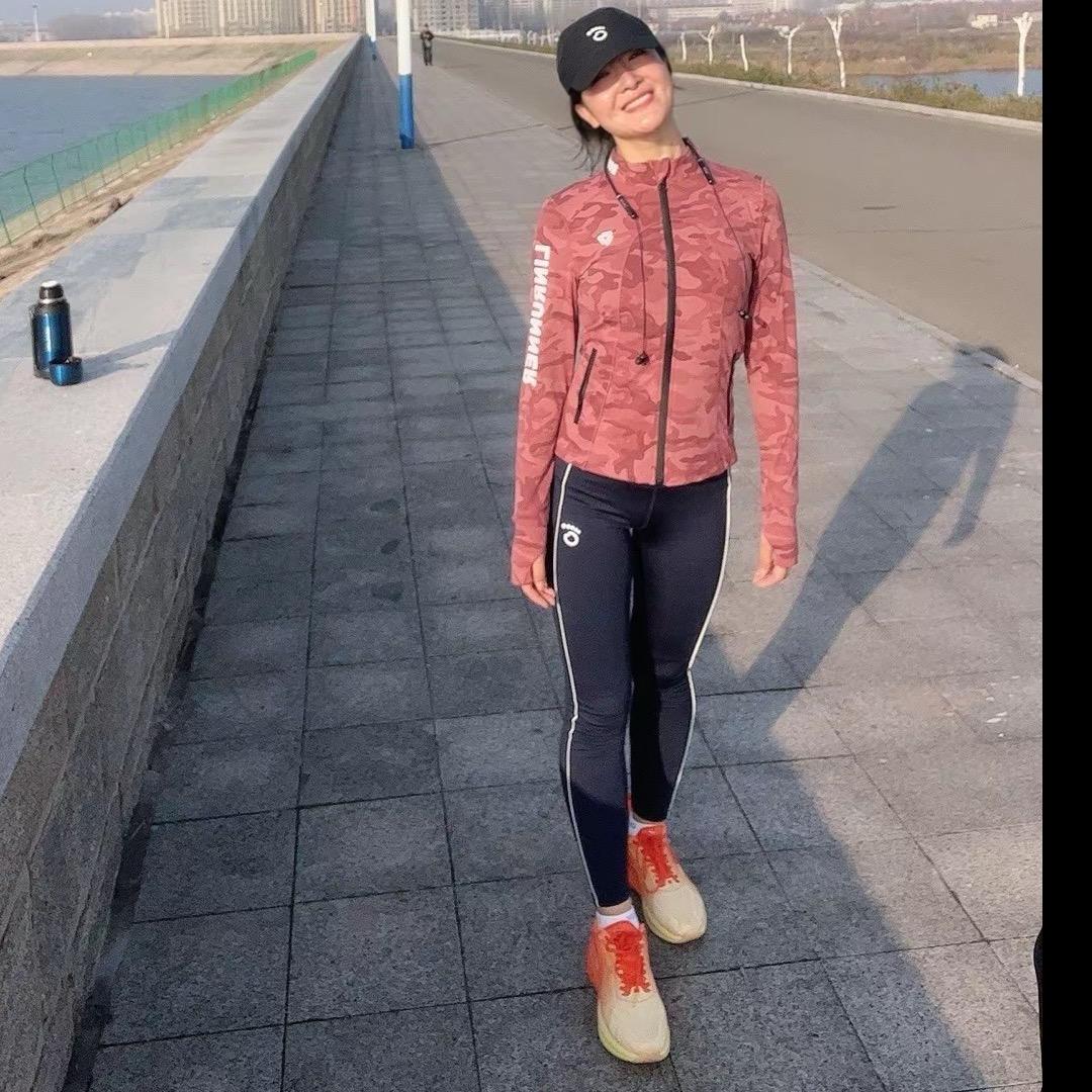 张译兮 。