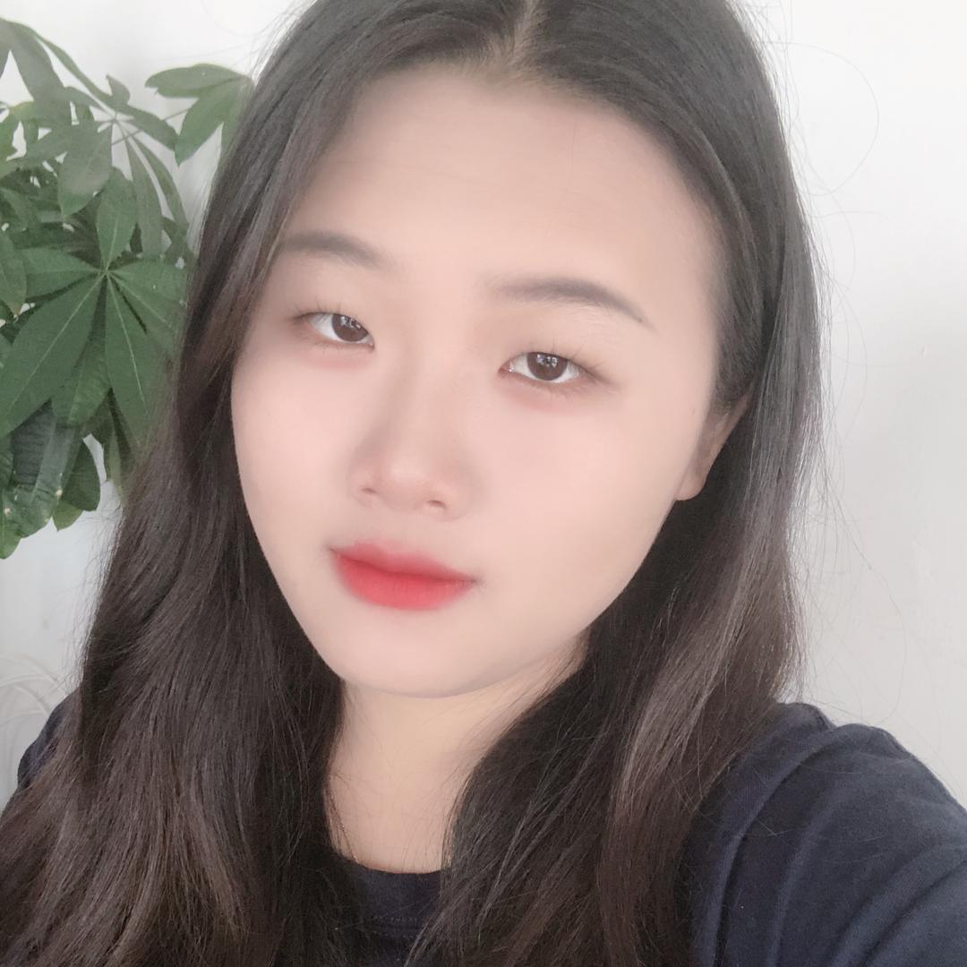 00后小丽在凤岗做二手车批发