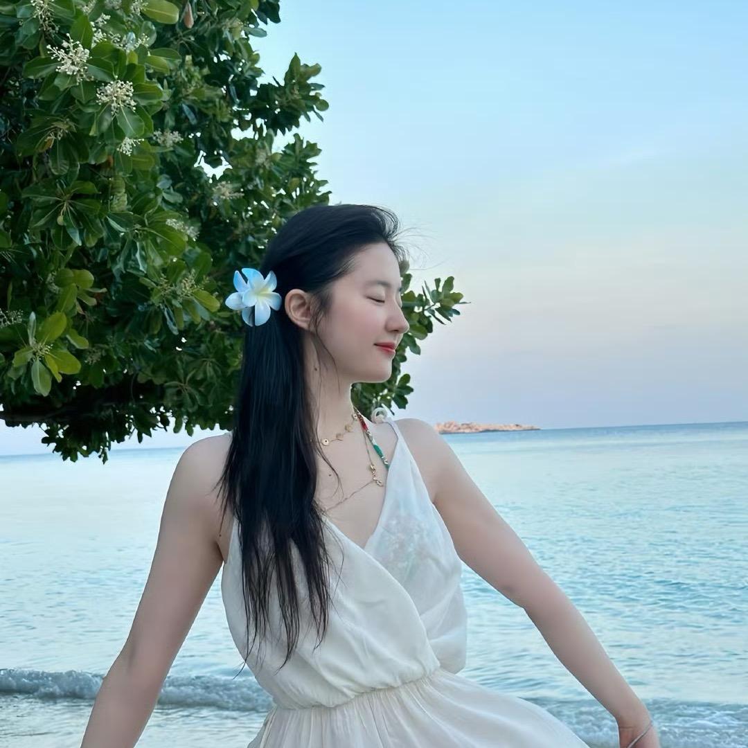 Enabb（FPS天才少女）