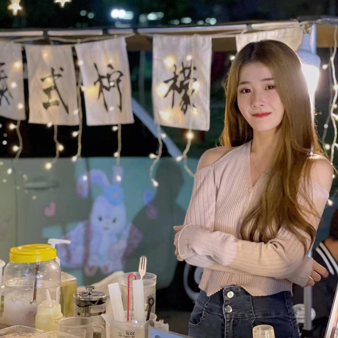 mini摆摊小姐姐