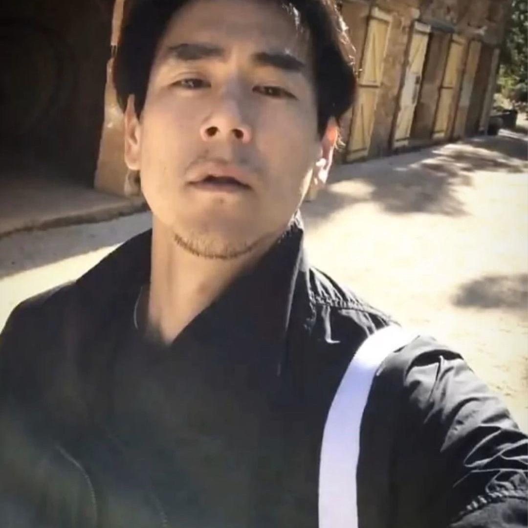 嘿～我们见过