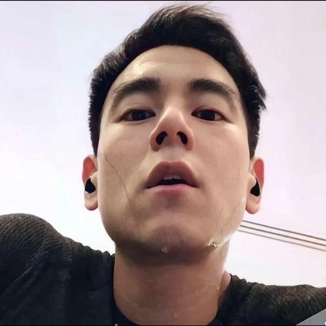 头低低先生‼️