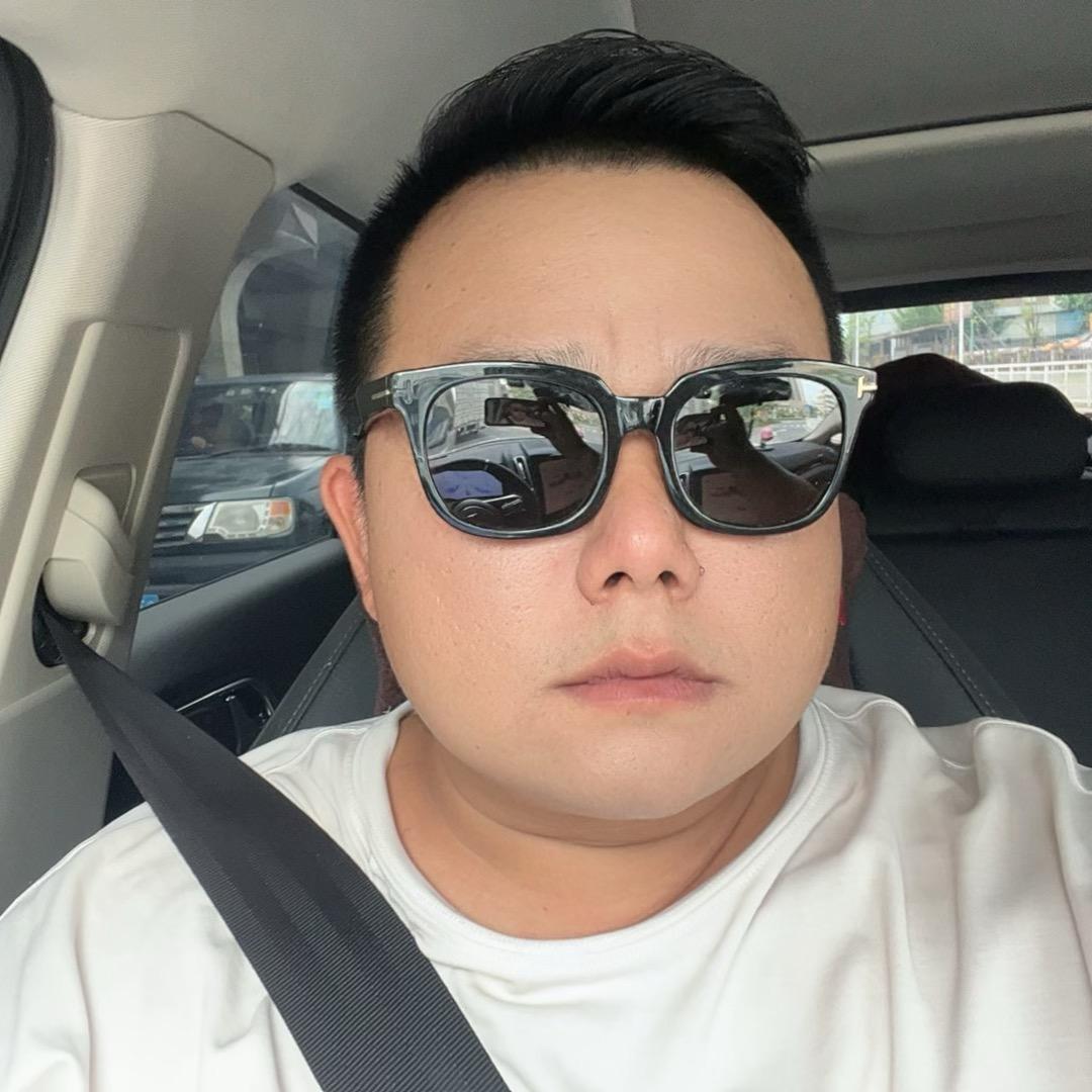 😘主要看我颜值😘