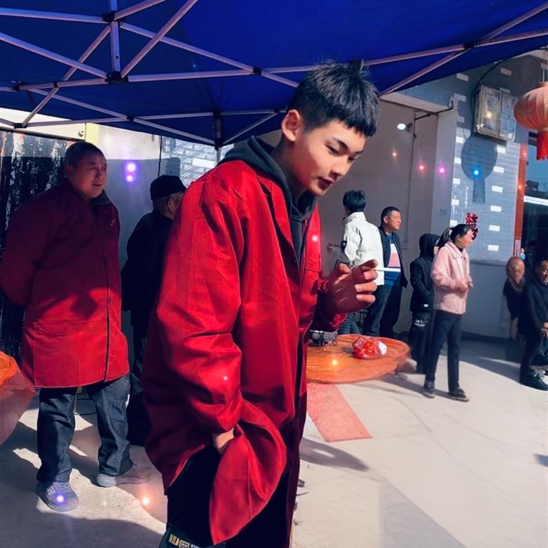 2️⃣虎有点酷😎