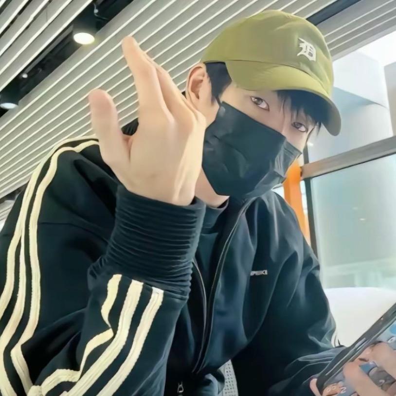 随缘多吃VC（卸载退游版）头像