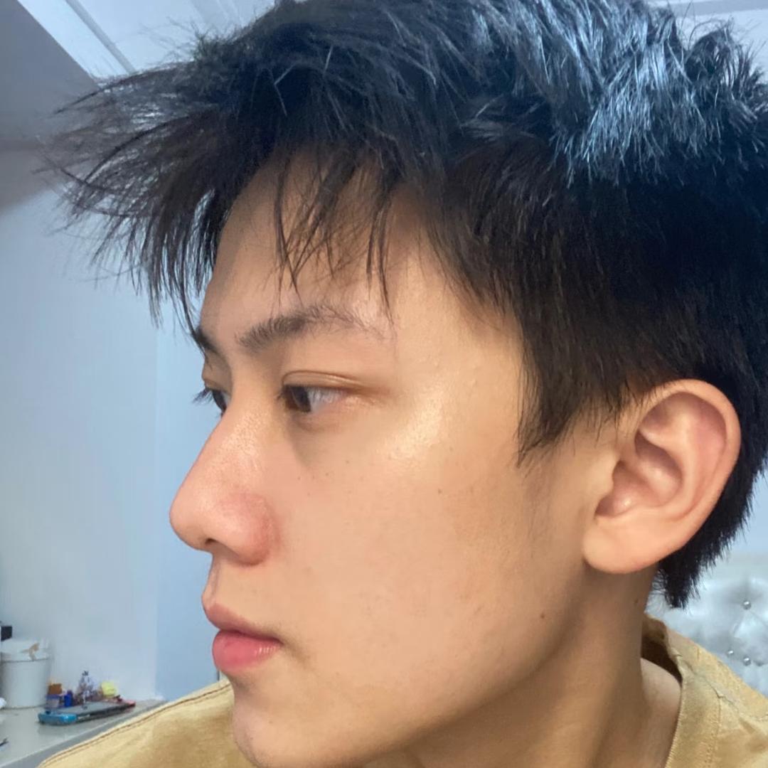 清华男大生