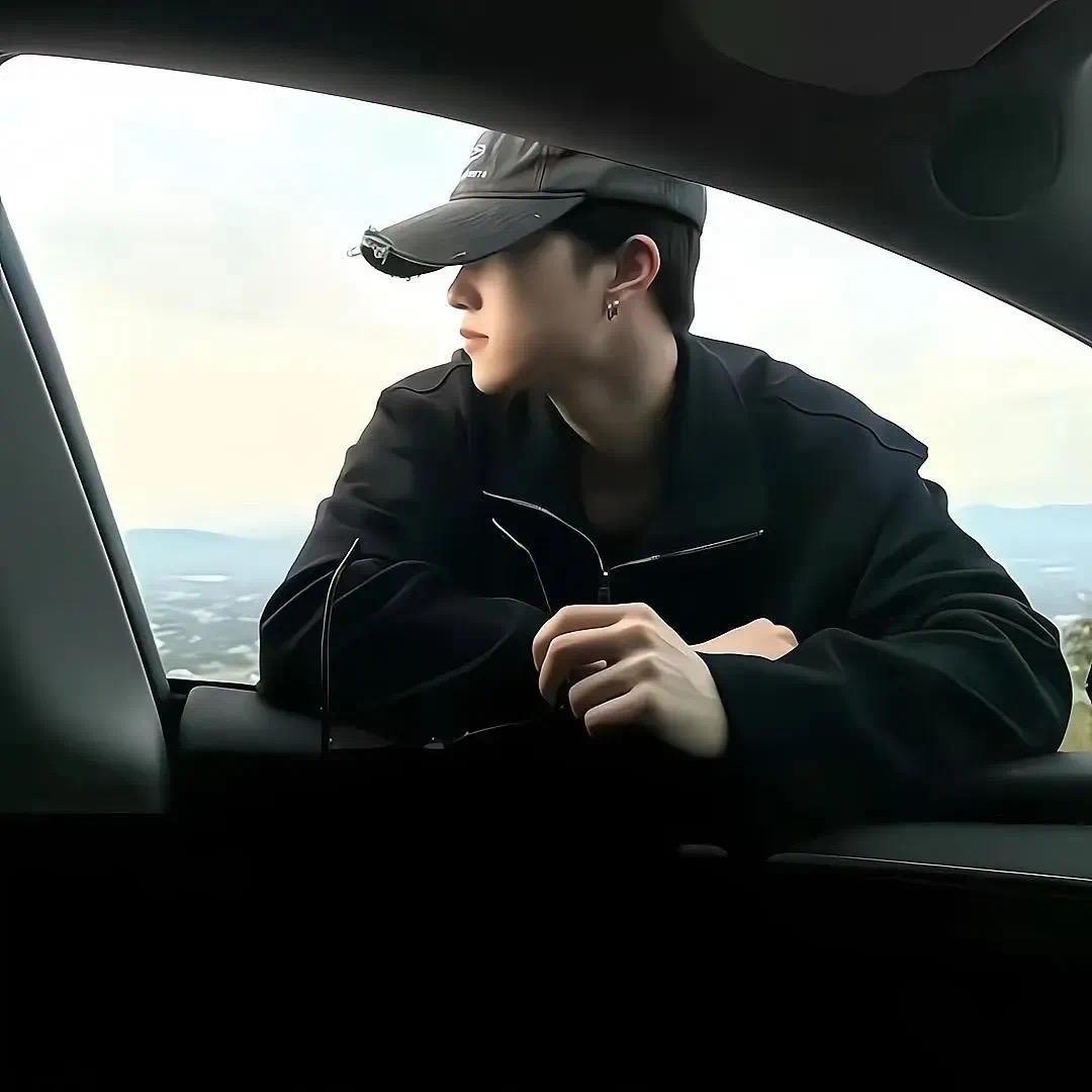 ㅤㅤㅤ ㅤ