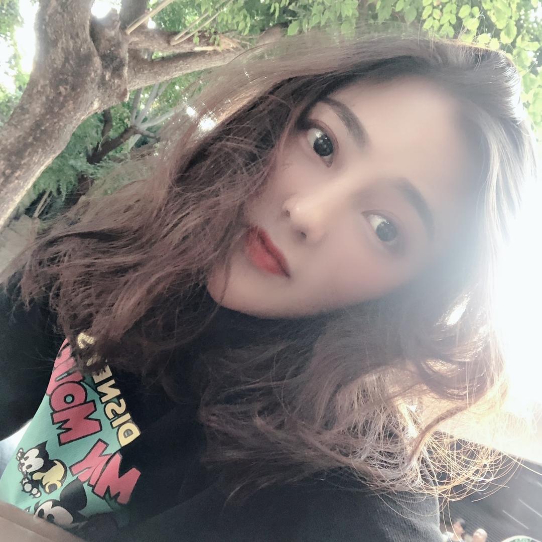 芳芳@
