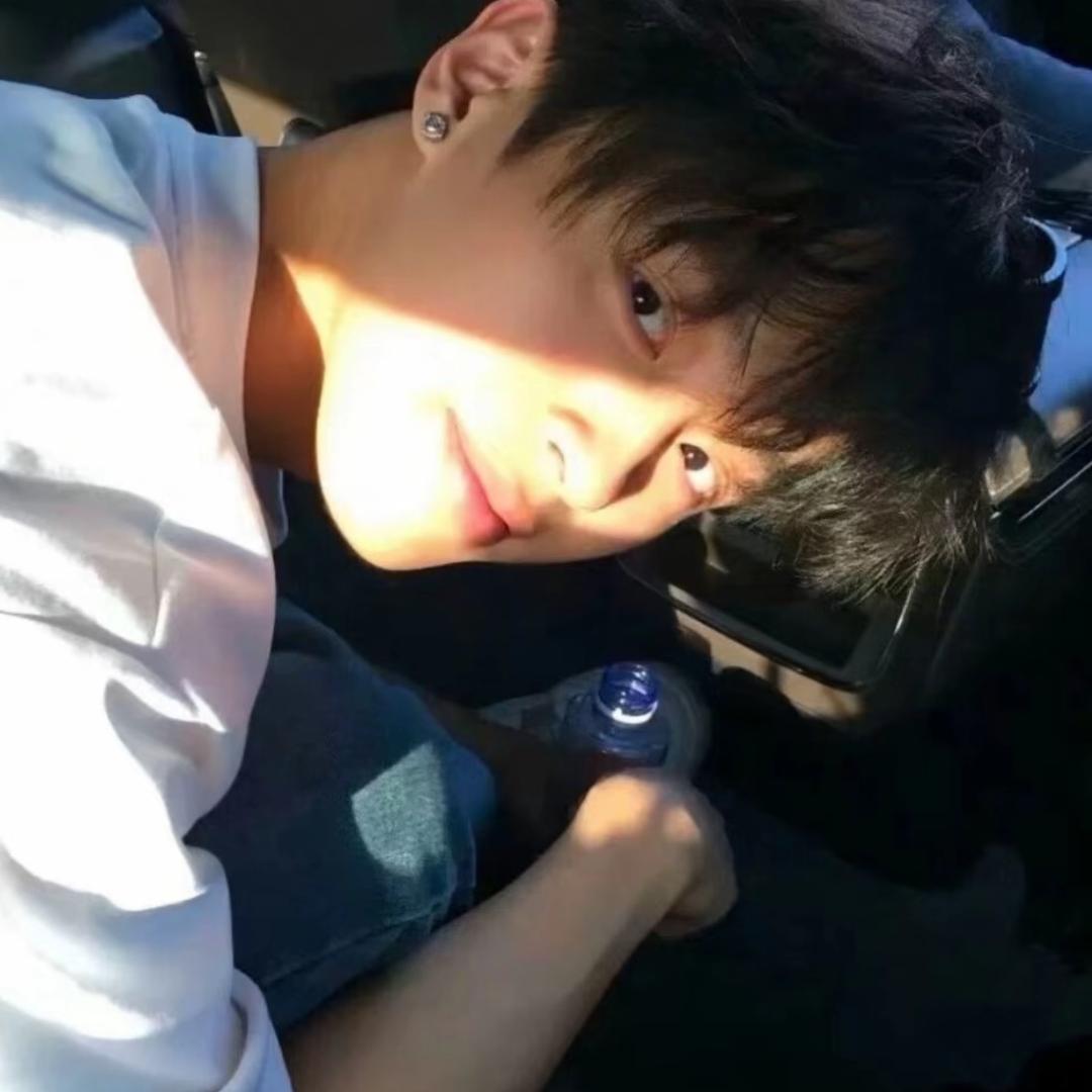 v
