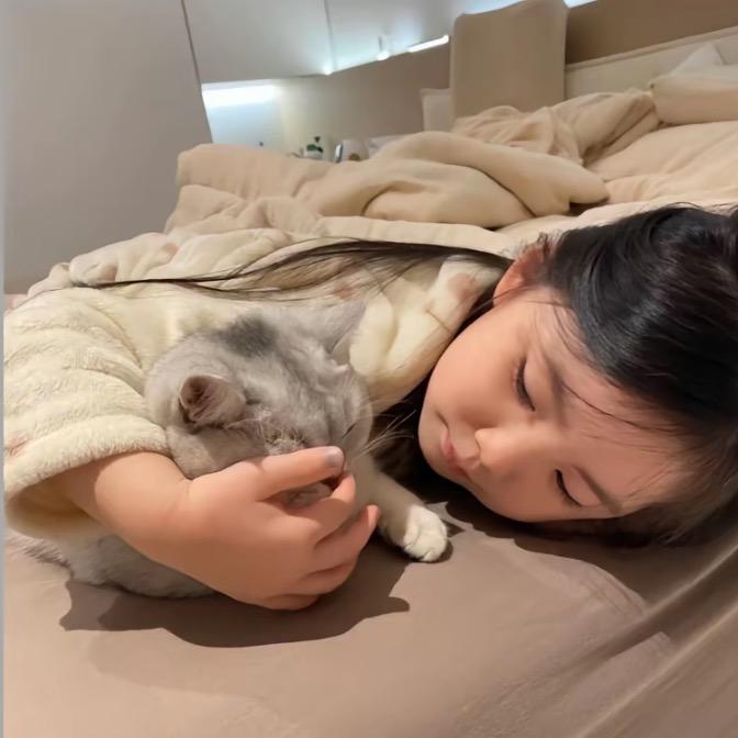 左耳^