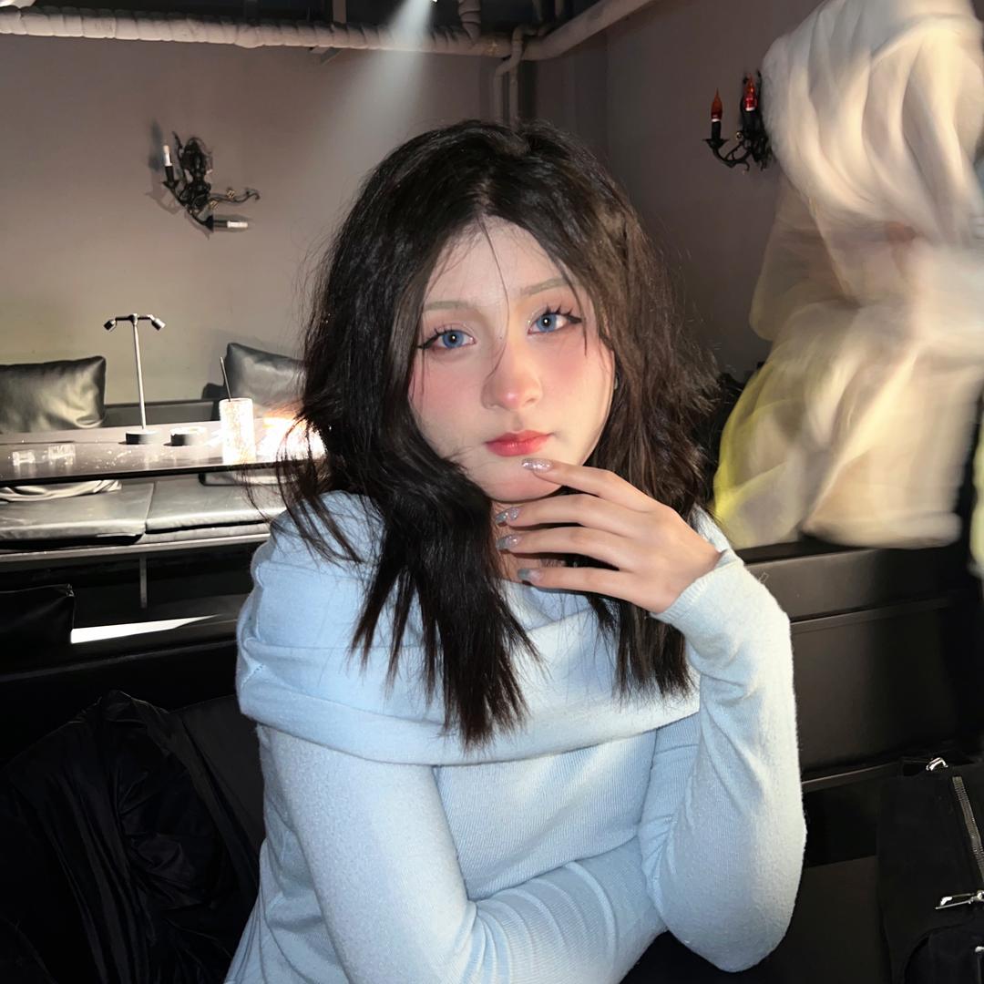 女二
