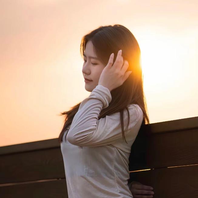 芊凡（时尚穿搭）