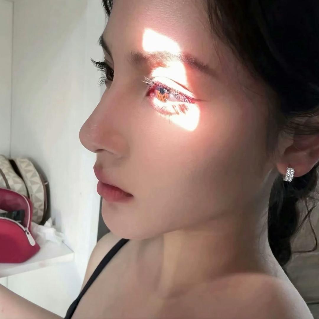 小瑤.