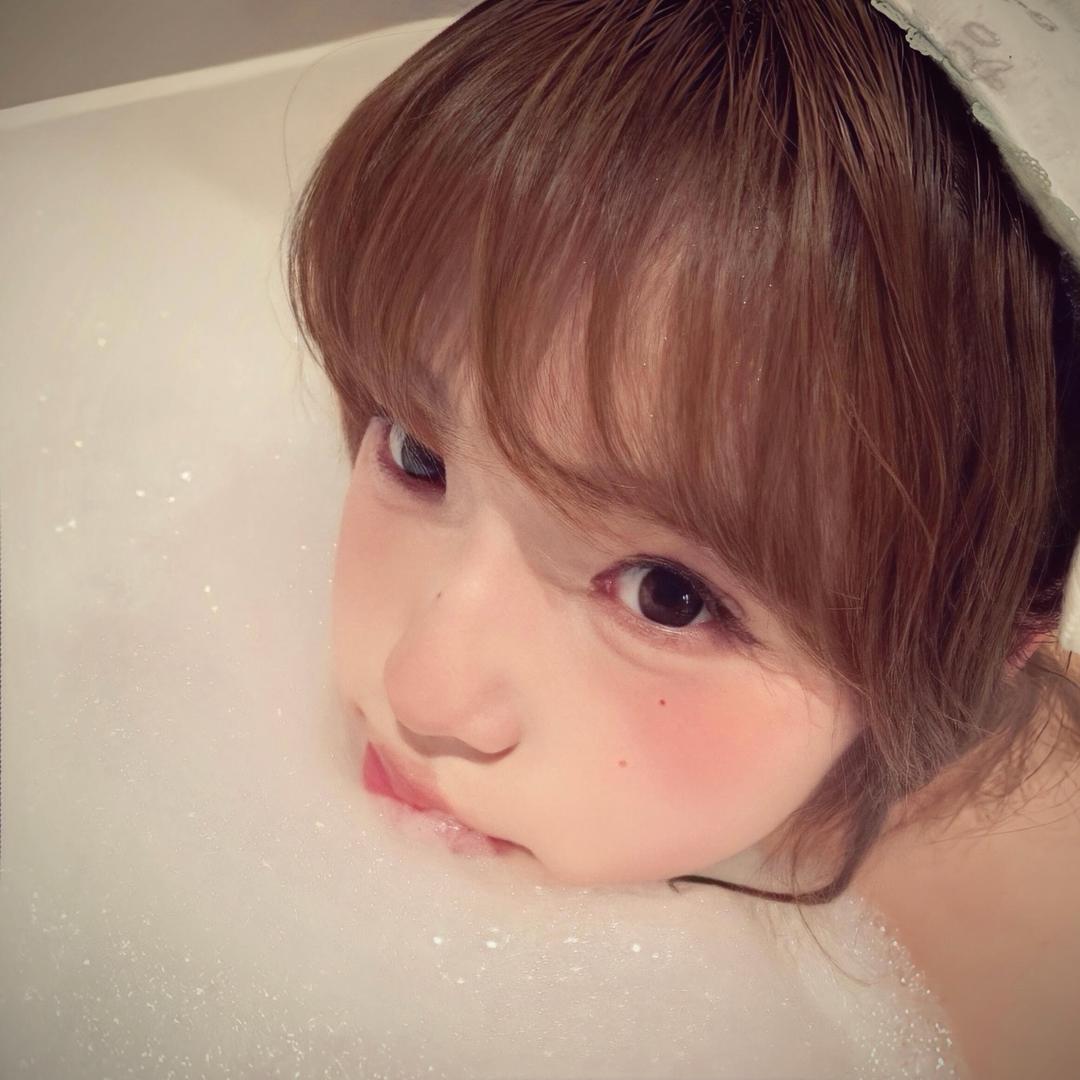 · 阿妍.