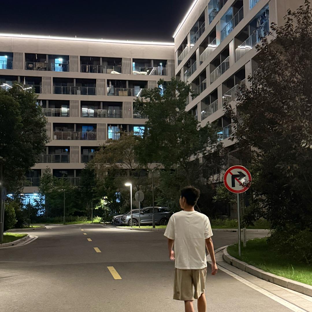 王金渤.