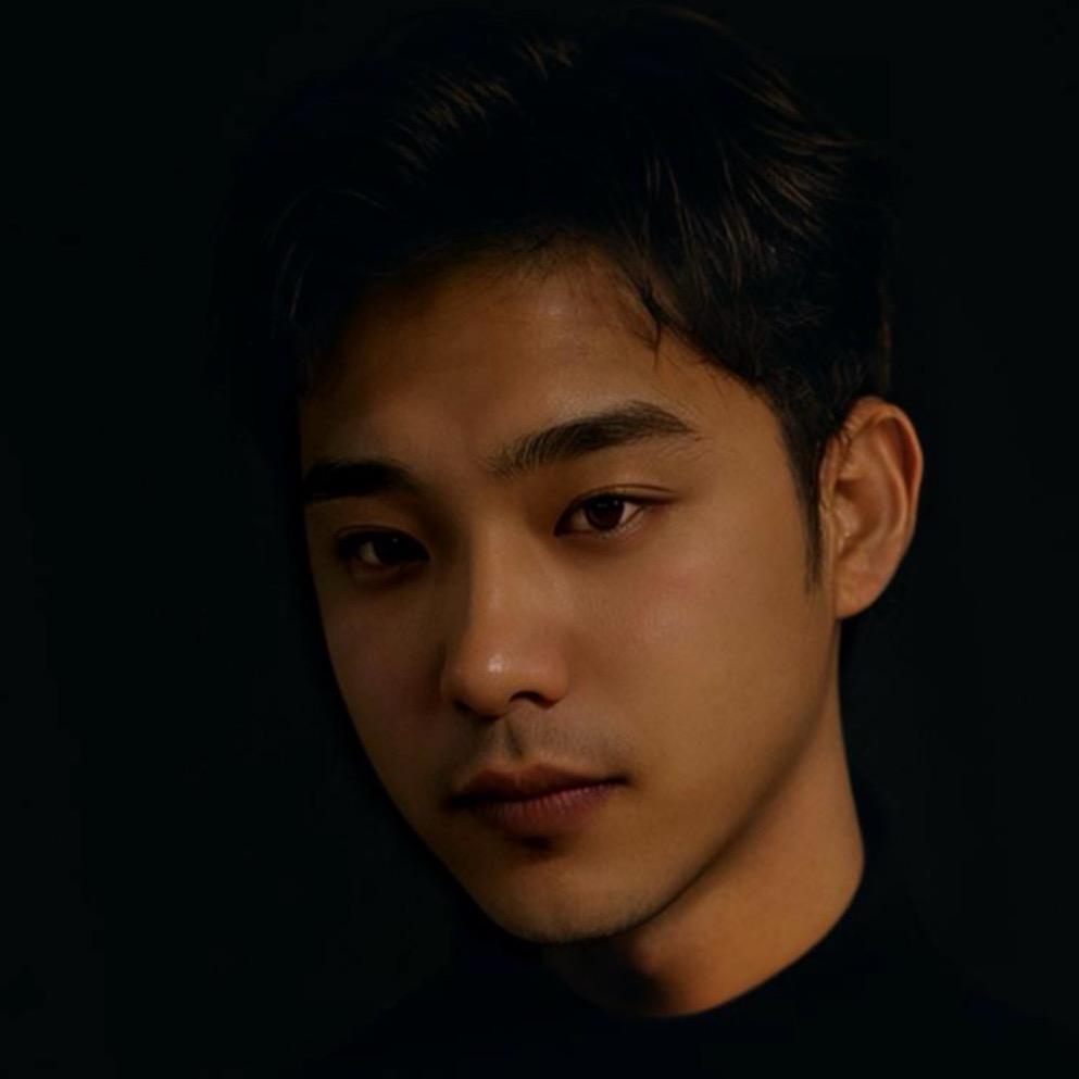 ︶￣ 随风走づ灬