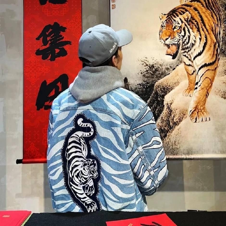 亮、