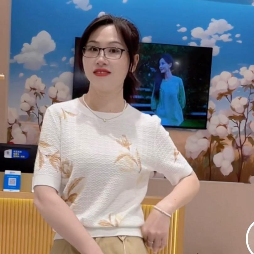 茵曼女装武冈店