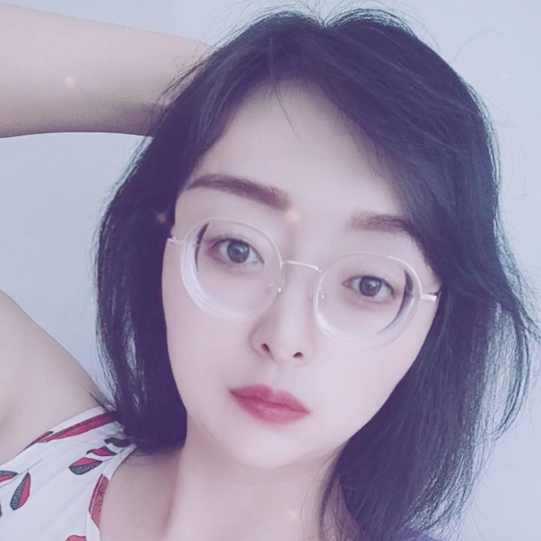 明媚的女子