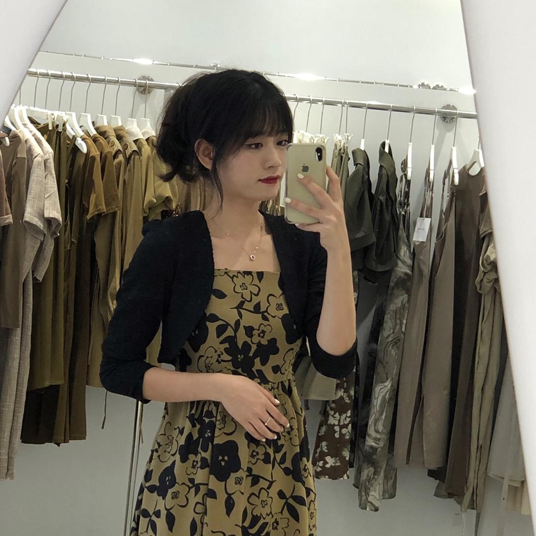 黄小姐服装