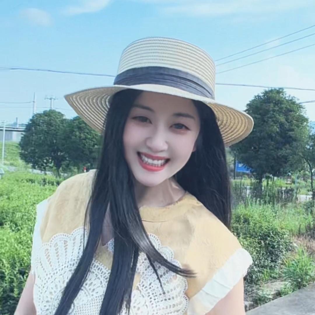 璐璐吖