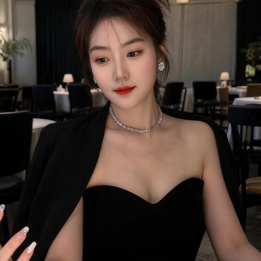 奶茶店老板娘
