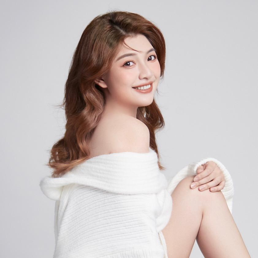 主持人Momo