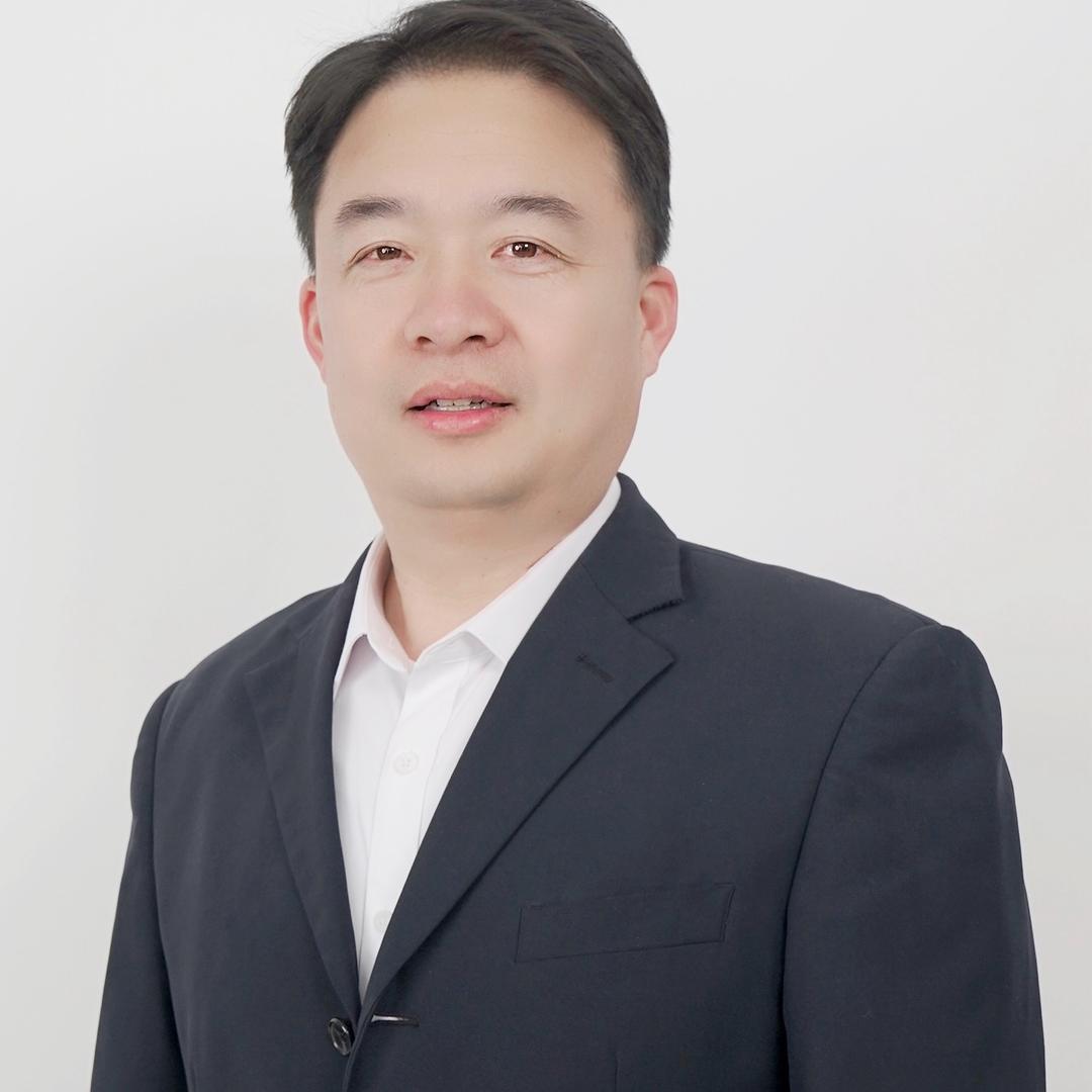 董 主 任