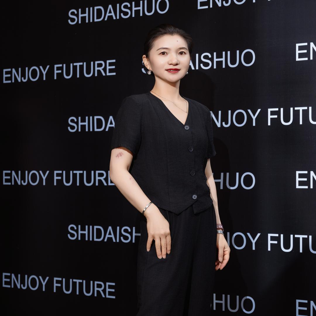 极简新美业李玲