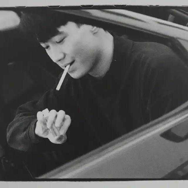 寸发男孩