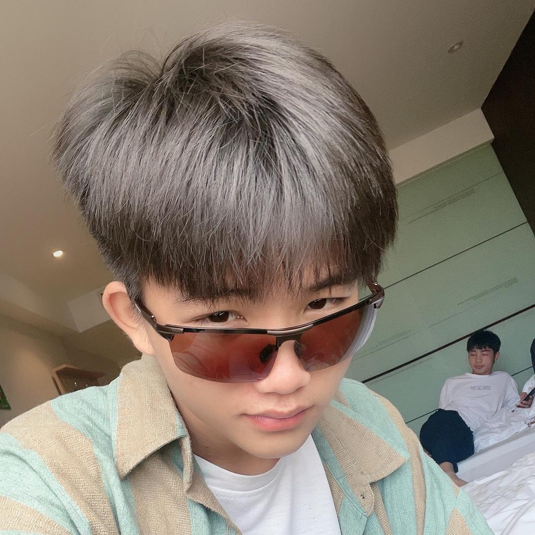 风向决定发型～💇
