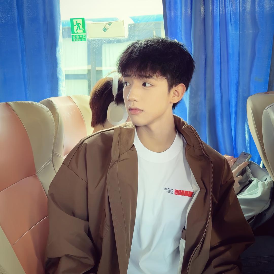 李衡佑