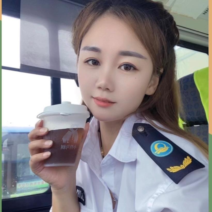 女司机开公交