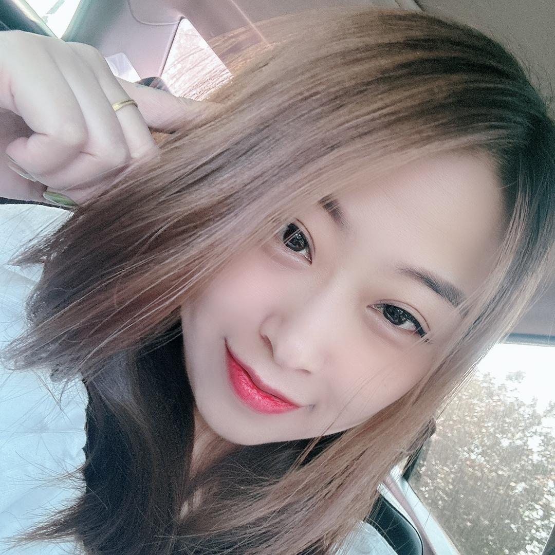 雪宝欢唱九宫格