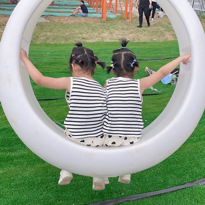 然然&馨馨双胞胎小姐妹