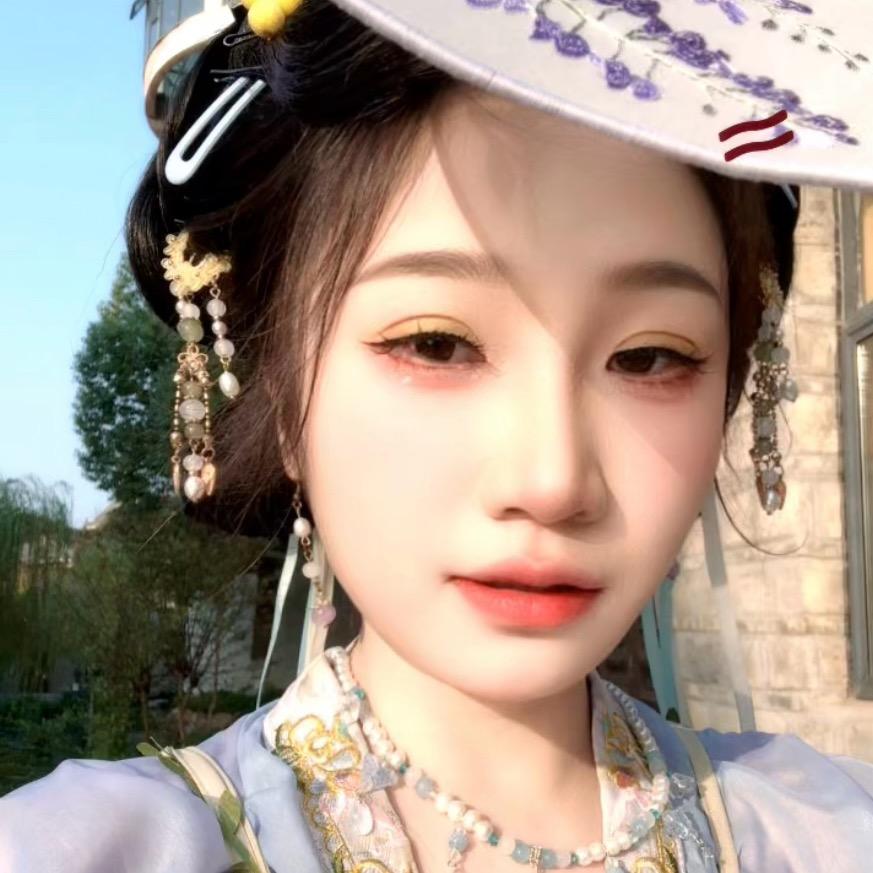 周周睡不醒🌸