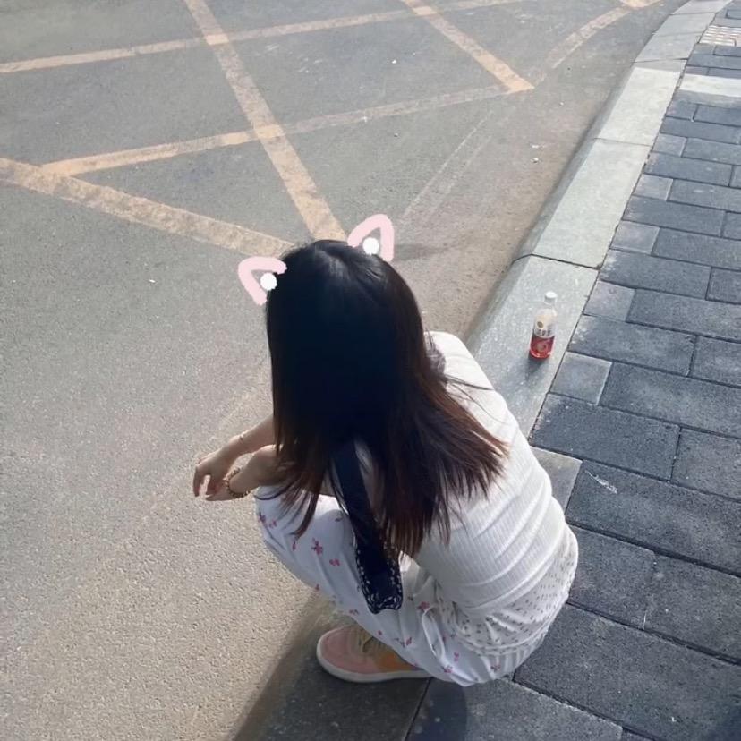 小小H_