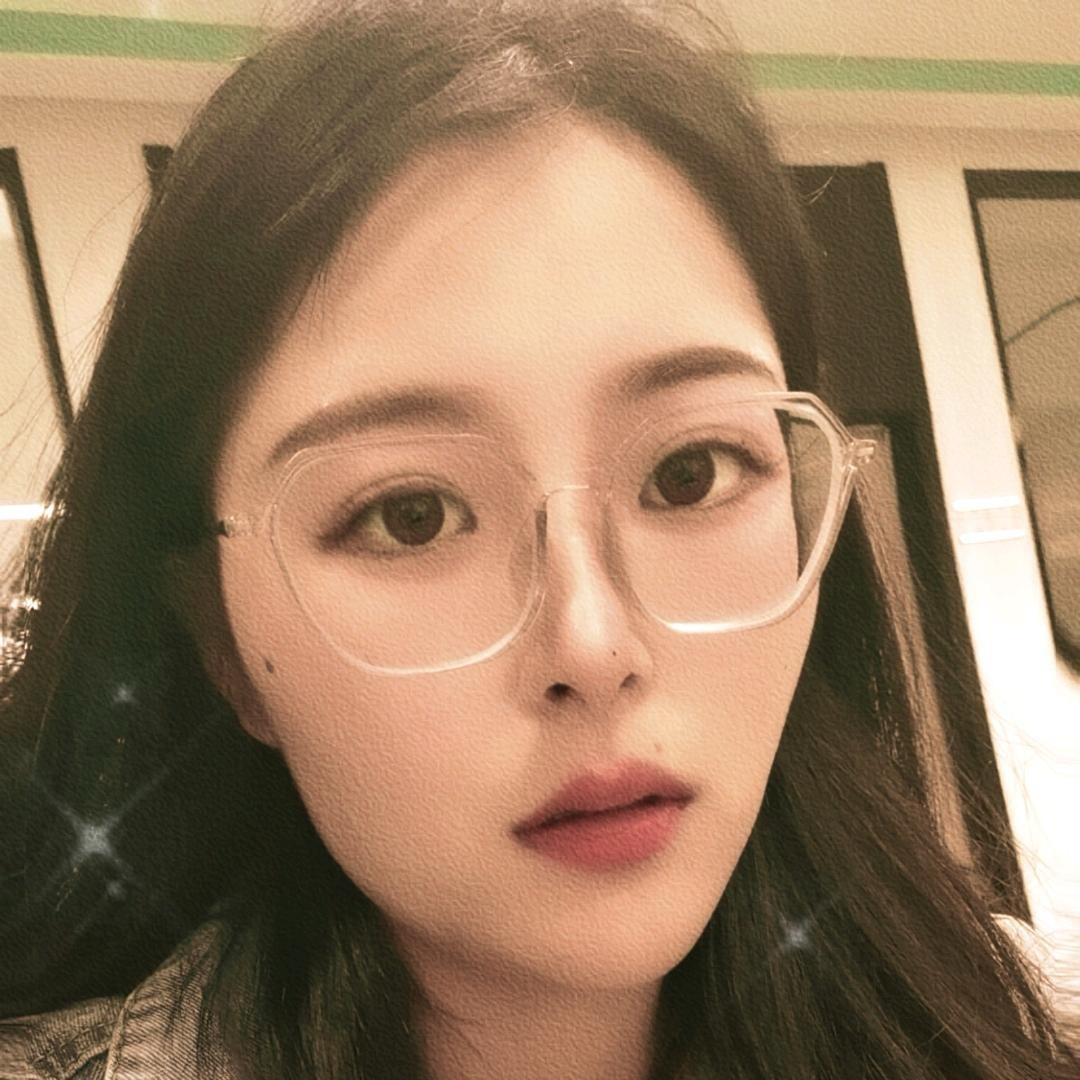 小洋美眉