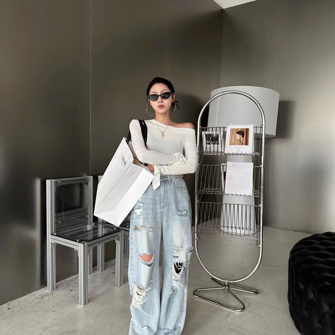 孟小姐私服