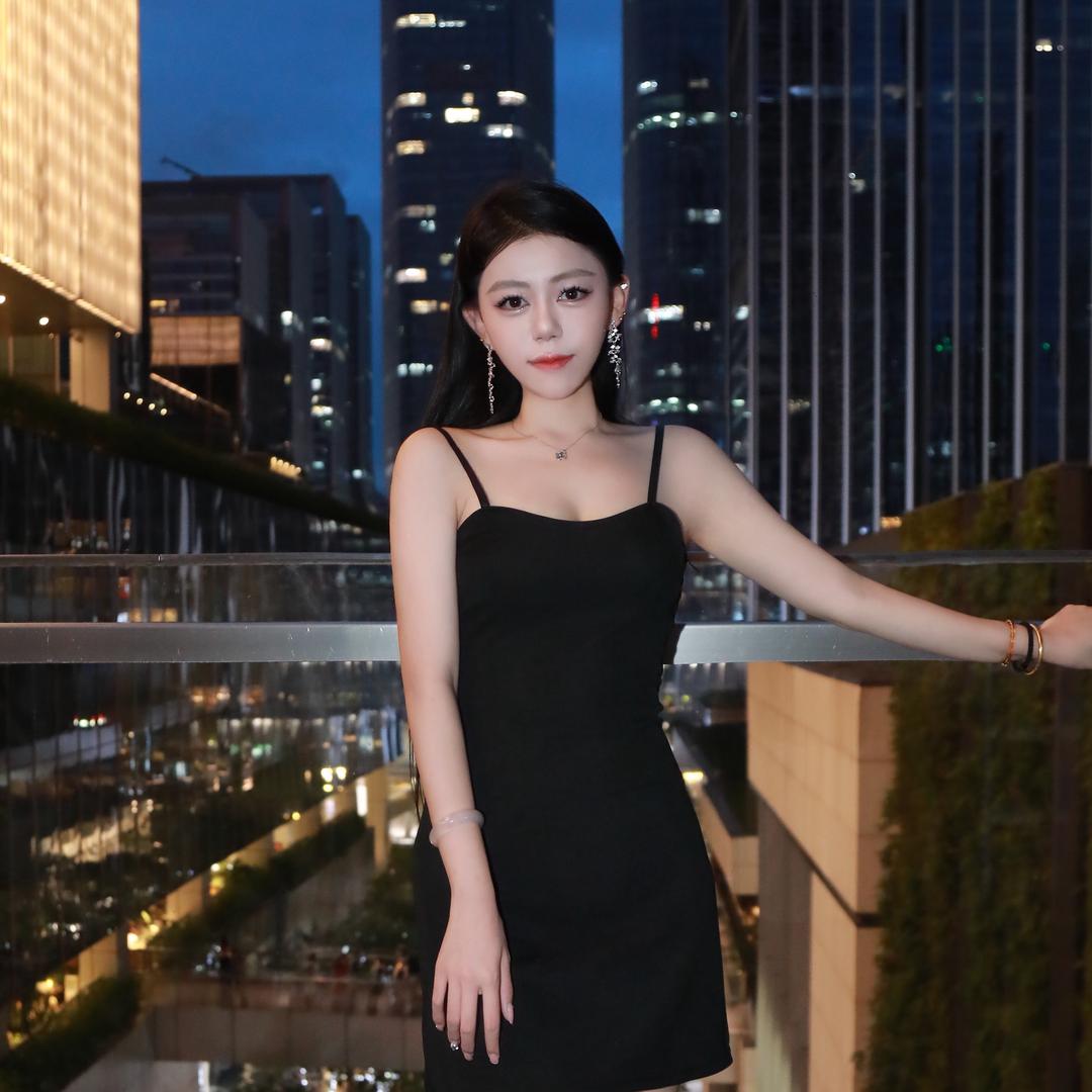李贝贝.