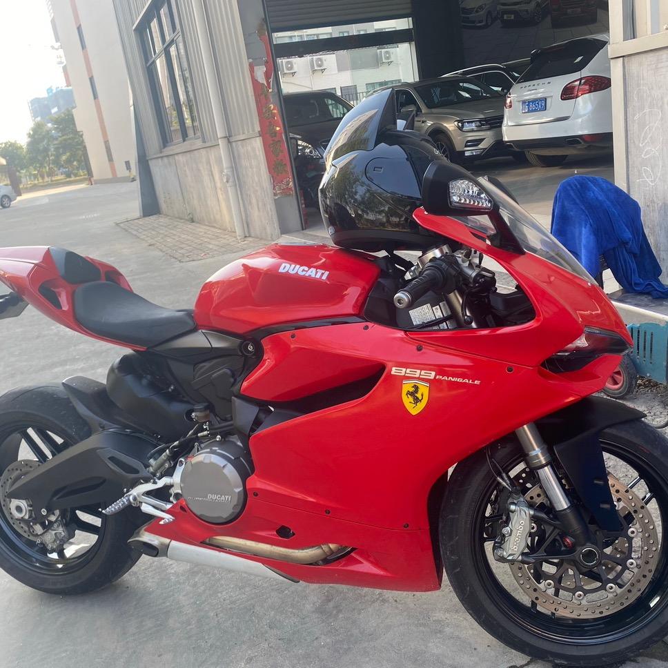 被故事车耽误的男人