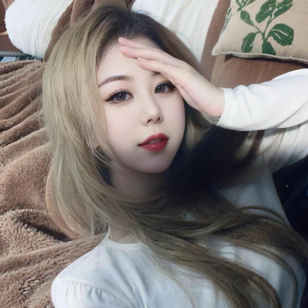 @依佰